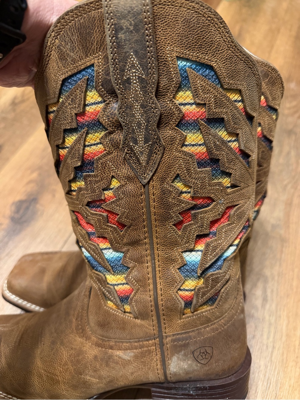 Ariat Brown cowboy boots women’s Western with Aztec Stitching size 9 New